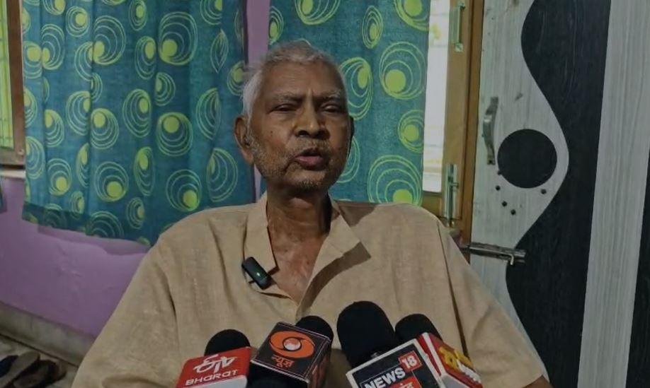 Hazaribagh : मुझे भी शिबू के पास भेज दो, गुरुजी के जिगरी दोस्त शिबू की फरियाद...