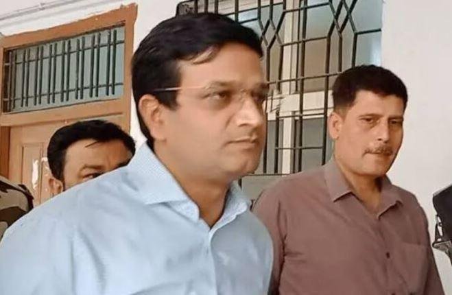 Breaking : जेल में ही रहेंगे पूर्व डीसी छवि रंजन, हाईकोर्ट से नहीं मिली राहत