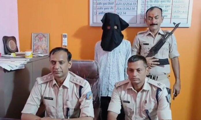 Hazaribagh : बस की डिक्की से निकला नशे का जखीरा, भारी मात्रा में गांजा के साथ तस्कर गिरफ्तार