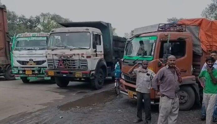 Bokaro : नया मोड़ से स्टेशन रोड तक भीषण जाम, घंटों फंसे रहे मरीज और वाहन