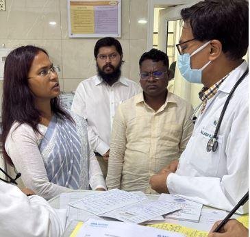 Breaking : मंत्री शिल्पी नेहा तिर्की दिल्ली में अपोलो हॉस्पिटल पहुंची, मंत्री रामदास सोरेन की स्वास्थ्य की ली जानकारी Breaking : डॉक्टरों ने स्वास्थ्य की जानकारी लेती मंत्री