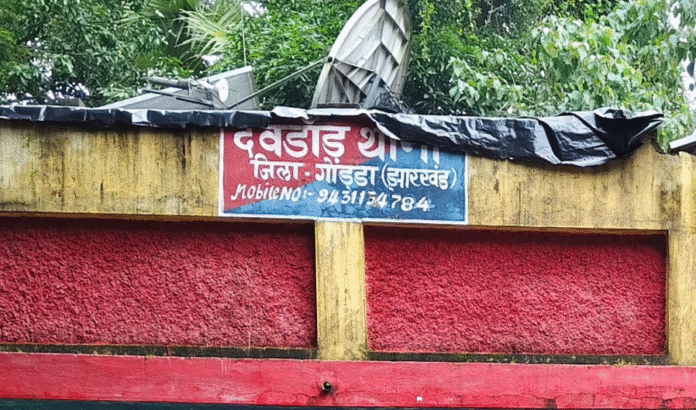 Godda में बेलगाम बालू माफिया, पुलिस के आंख के नीचे से धड़ल्ले से चल रहा अवैध कारोबार