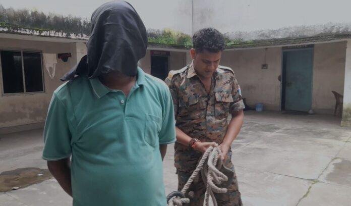 Bokaro : पुलिस के साथ धक्का मुक्की, पिस्टल छीनने का प्रयास, आरोपी सलाखों के पीछे...