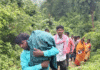 Chatra : बदहाल स्वास्थ्य व्यवस्था: कंधे पर बेटे का शव, पीठ पर सिस्टम का बोझ...