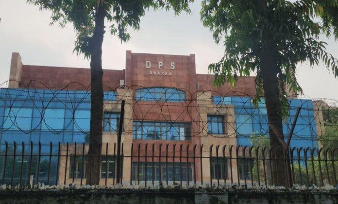 Bomb Threat In Delhi : दिल्ली में स्कूल-कॉलेजों को बम से उड़ाने की धमकी, सुरक्षा एजेंसियां सतर्क