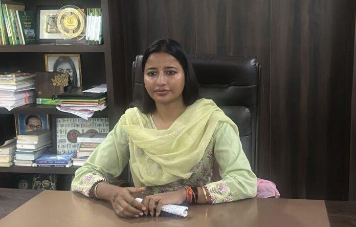 Breaking : मुझे धमकी मिली है 400 जवान घर में घुसे, सूर्या हांसदा का एनकाउंटर नहीं हत्या थी-अंबा प्रसाद ने खोल दी पोल...