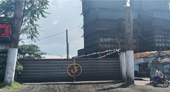 Ramgarh : हाईवा ने पुलिस वाहन को मारी टक्कर, भिड़ गई दो थानों की पुलिस, फिर...