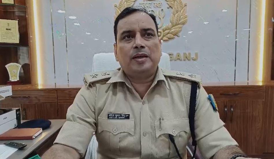 Breaking : जानकारी देती पुलिस