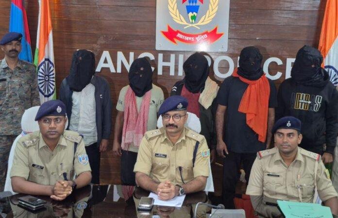 Ranchi Crime : घर में चल रहा था अवैध शराब का धंधा, खुल गया पोल, 5 गिरफ्तार...