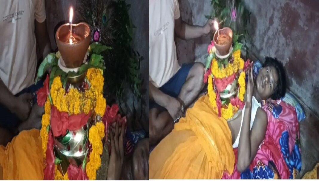 भक्ति में लीन हुए माता के भक्त, फल दुकानदारों पर चला पुलिस का डंडा