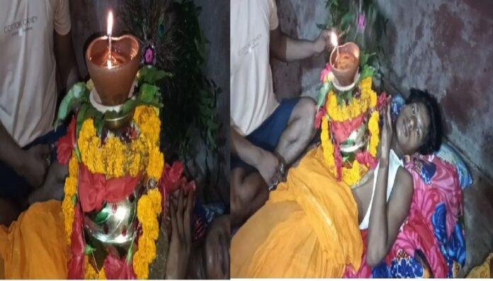 भक्ति में लीन हुए माता के भक्त, फल दुकानदारों पर चला पुलिस का डंडा