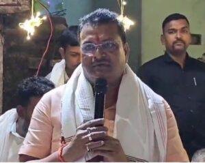 करमा पर्व की धूम: हजारीबाग सांसद मनीष जायसवाल मांदर की थाप पर थिरके, व्रतियों से लिया आशीर्वाद