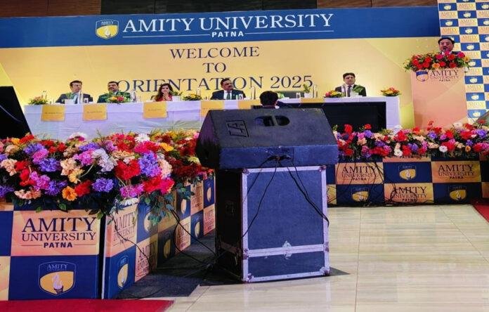 AMITY Uni AMITY University ने किया ओरियंटेशन कार्यक्रम का आयोजन