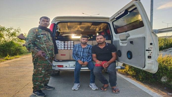 मद्य निषेध व उत्पाद विभाग की बड़ी उपलब्धि, स्कॉर्पियो से विदेशी शराब के साथ 2 तस्कर गिरफ्तार