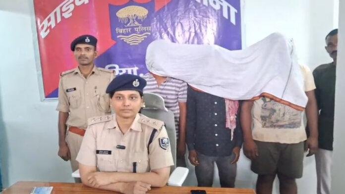 Araria Police मोबाइल सिम की चोरी कर खाते से ठगी मामले में 3 साइबर ठग गिरफ्तार