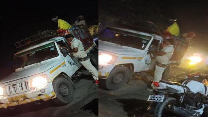 नवगछिया में मछली लदी पिकअप से वसूली कर पैसे लेते पुलिसकर्मी का वीडियो Viral