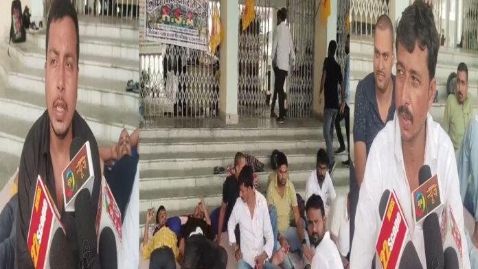 जयप्रकाश विश्वविद्यालय के छात्र संगठन RSA के द्वारा अनिश्चितकालीन धरना प्रदर्शन