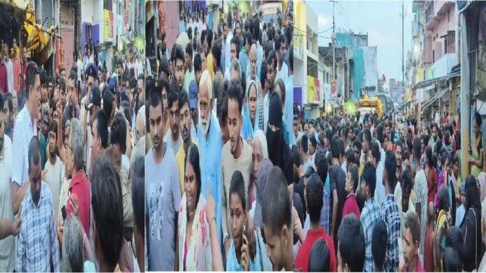 पांच रूपये के विवाद में सब्जी विक्रेता की हत्या, आक्रोशित ग्रामीणों ने NH किया जाम 5 रुपए के विवाद में सब्जी विक्रेता की हत्या, आक्रोशित ग्रामीणों ने NH किया जाम