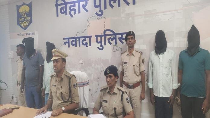 पुलिस की तत्परता से बड़ी आपराधिक घटना टली, अवैध हथियार के साथ 4 अभियुक्त गिरफ्तार