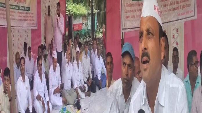 विभिन्न मांगों को लेकर शिक्षकों ने किया एकदिवसीय भूख हड़ताल