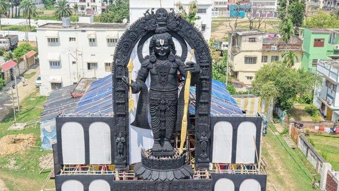 आकर्षण का केंद्र बना राम लला की भव्य 54 फिट की प्रतिमा वाला पूजा पंडाल, आप भी देखिए...