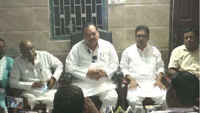 ओवैसी के ऐलान पर पूर्व केंद्रीय मंत्री ने किया कटाक्ष बोले - मकसद मुसलमानों के वोट को बांटना है, ताकि किसी एक खास पार्टी को फायदा मिले