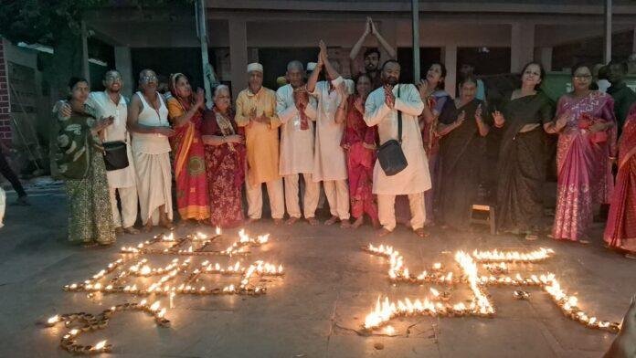 गयाजी में पितृ दीपावली : विष्णुपद मंदिर और देवघाट दीपों से जगमगाए