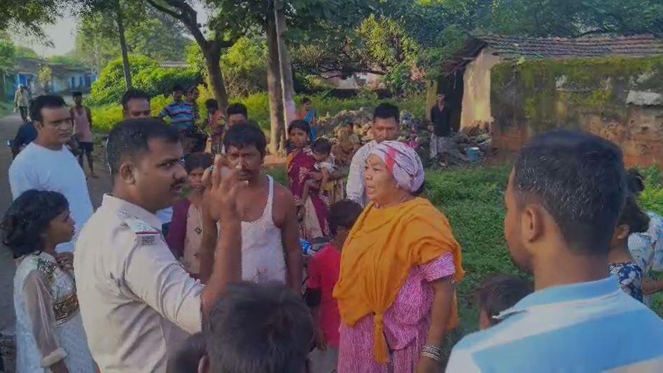 Dhanbad : हत्यारा पति! पत्नी को पीट-पीटकर मार डाला, आरोपी गिरफ्तार