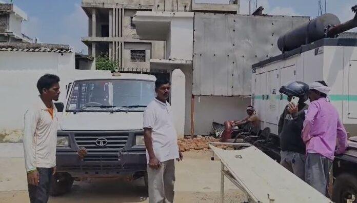 Lohardaga : जंगली हाथियों का कहर, शौच के लिए गए शख्स को पटक-पटककर मार डाला