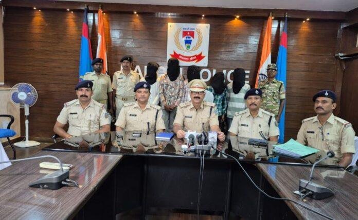 Ranchi Crime : टुटुकक गायब करते बैट्री चुराते और ऐसे बन जाते रईस, टुकटुक चोर गैंग बेनकाब, 5 आरोपी गिरफ्तार