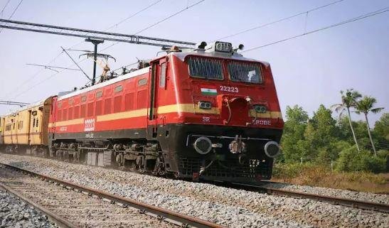 Train News : यात्रीगण कृप्या ध्यान दे! ये ट्रेनें रहेंगी रद्द, कई ट्रेनें शॉर्ट टर्मिनेट...