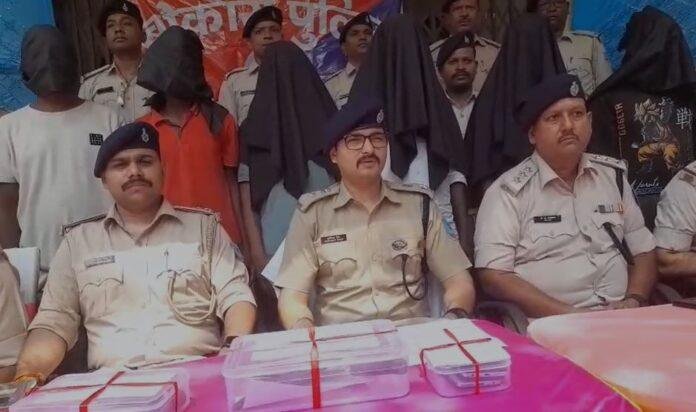 Bokaro Crime : अंतरजिला गिरोह का भंडाफोड़, पिस्टल कटार और चोरी का ट्रैक्टर के साथ 6 अपराधी गिरफ्तार