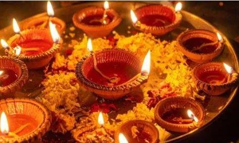 Diwali 2025 Puja Muhurat: 20 अक्टूबर को मनाई जाएगी दीपावली, जानें शुभ लग्न, चौघड़िया और पूजा विधि