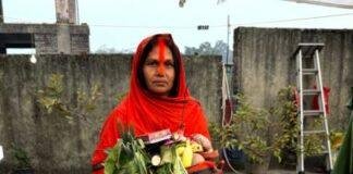 रातू तालाब में उगते सूर्य को अर्घ्य के साथ छठ महापर्व संपन्न रातू तालाब में उगते सूर्य को अर्घ्य के साथ छठ महापर्व संपन्न
