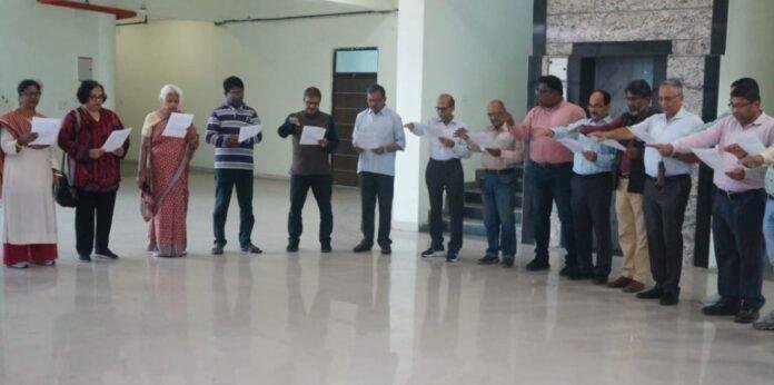 229 CUJ Vigilance Awareness Week 2025: कर्मचारियों ने ली ‘सत्यनिष्ठा की शपथ’