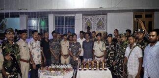 मोतिहारी में पुलिस की बड़ी कार्रवाई: चुनाव से पहले हथियार तस्कर गिरफ्तार, भारी मात्रा में हथियार-गोली और नगदी बरामद मोतिहारी में पुलिस की बड़ी कार्रवाई: चुनाव से पहले हथियार तस्कर गिरफ्तार, भारी मात्रा में हथियार-गोली और नगदी बरामद