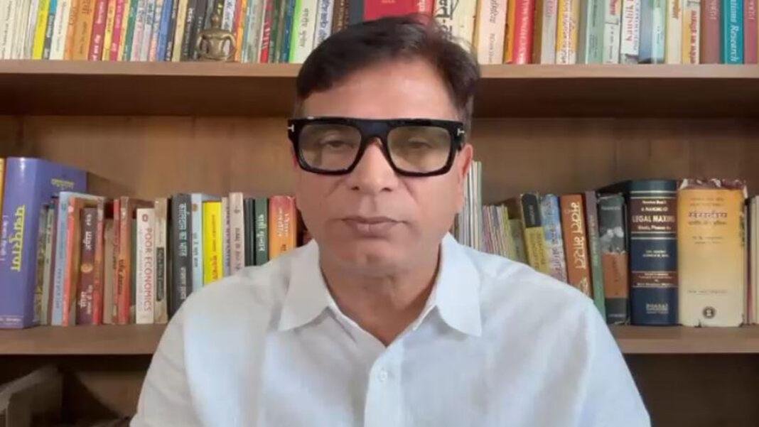 अभय दुबे ने कहा- चुनाव आयोग और प्रधानमंत्री ने झूठ क्यों बोला ?