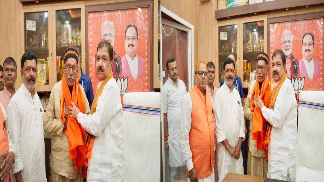 मुंगेर के राजद जिलाध्यक्ष सैकड़ों समर्थकों के साथ BJp की सदस्यता की ग्रहण
