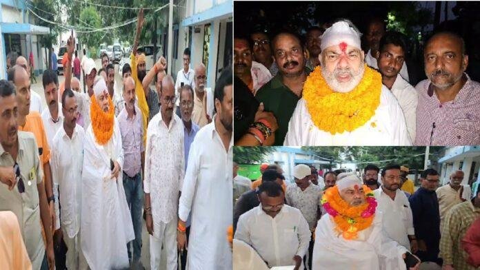 कफन ओढ़ निर्दलीय ही नामांकन के लिए पहुंचे अजय कुमार झा, भाजपा नेतृत्व के साथ ही मंत्री अशोक चौधरी पर साधा निशाना