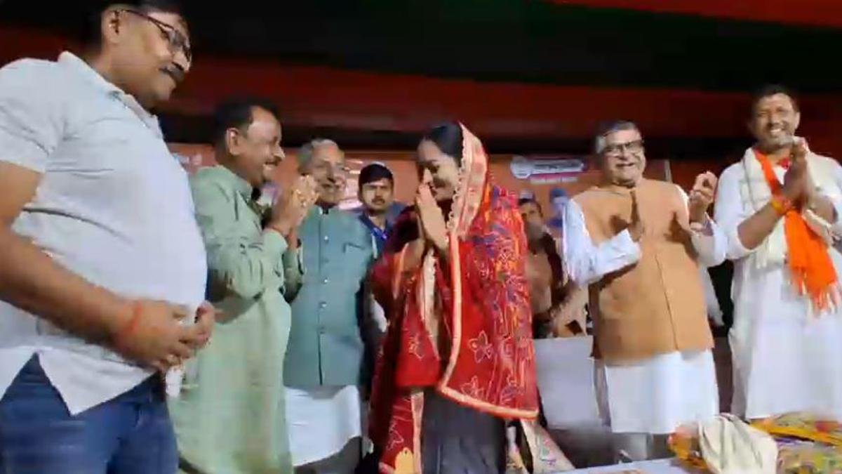 पटना साहिब पहुंची दिल्ली की CM रेखा गुप्ता, रत्नेश कुशवाहा के समर्थन में की जनसभा 3 22Scope News CM Rekha Gupta 1 22Scope News