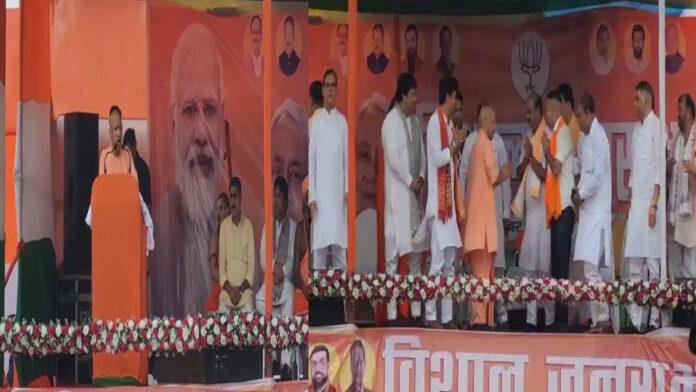 CM Yogi-Buxar योगी ने कहा- बक्सर से ही शुरू हुआ था आतंकवाद का सफाया, अब भ्रष्टाचार-नक्सलवाद मिटाने की बारी