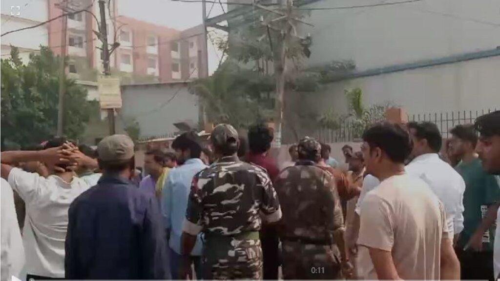GMCH में डॉक्टरों की गुंडागर्दी , शव को बनाया बंधक, गुस्साये परिजनों ने किया हंगामा, प्रदर्शन से ओपीडी सेवा ठप्प 5 22Scope News GM2 22Scope News