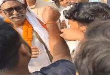 जनसंपर्क के दौरान JDU उम्मीदवार चंदेश्वर चंद्रवंशी का विरोध