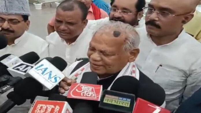 नॉर्थ ईस्ट से भ्रमण कर पटना पहुंचे मांझी, कहा- संसदीय दल की है बैठक, बताया जाएगा कल