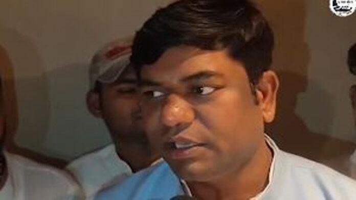 तेजस्वी की आवास पर चल रही महागठबंधन की बैठक खत्म, कल होगा सीटों का ऐलान, सहनी डिप्टी CM पर अड़े