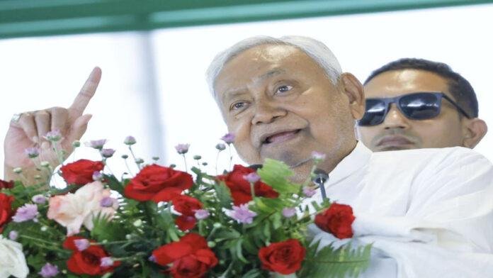 चुनावी बिगुल बजते ही एक्शन में नीतीश, CM आवास में बुलायी बड़ी बैठक