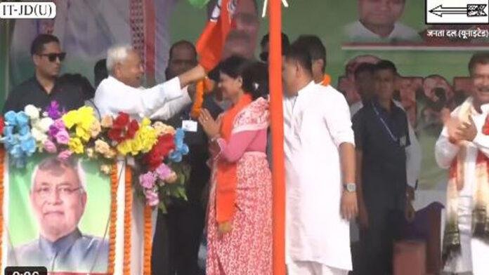 तेजस्वी का नीतीश पर तंज, कहा- ई गजब आदमी है भाई!!!