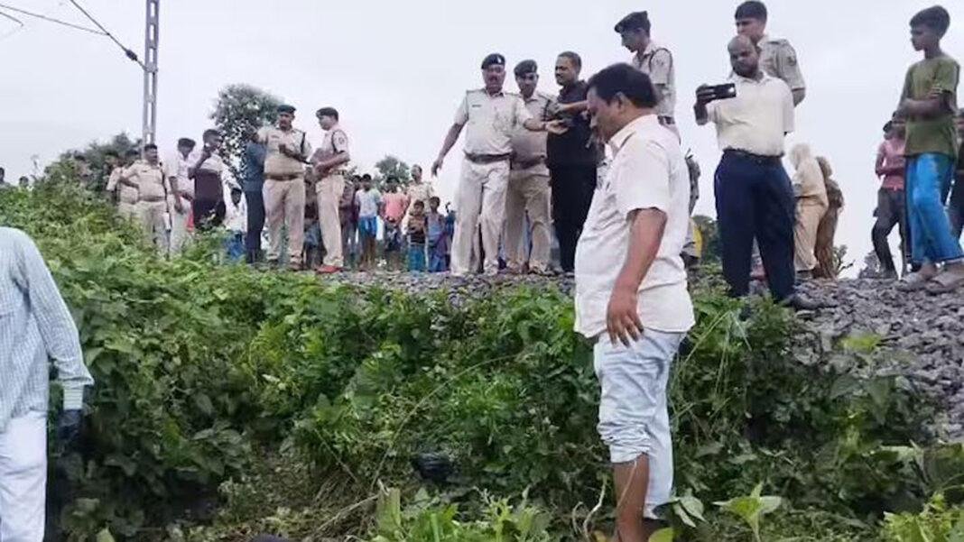 मेला देखकर लौट रहे पूर्णिया में वंदे भारत ट्रेन से कट कर 4 की मौत, एक की हालत गंभीर