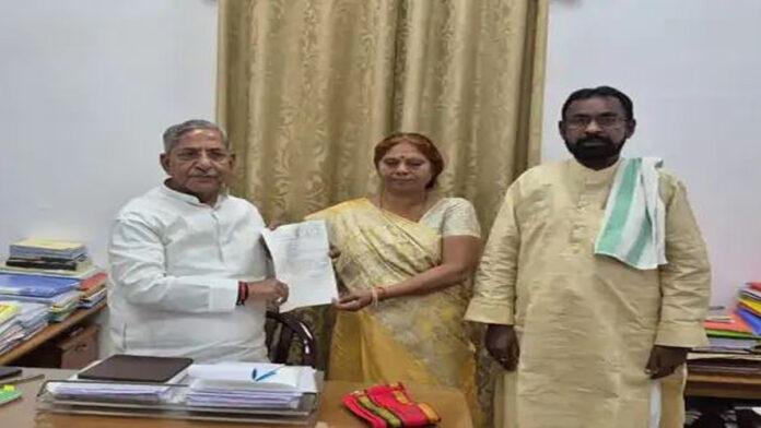 चुनाव से पहले RJD को बड़ा झटका, नवादा व रजौली के विधायकों ने दिया इस्तीफा
