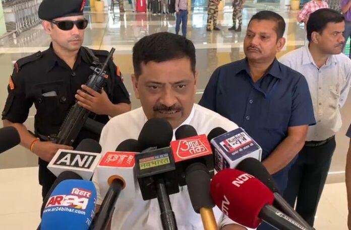 संजय झा का राहुल गांधी और महागठबंधन पर बड़ा हमला, बोले- हर मामले में महागठबंधन से एनडीए आगे है